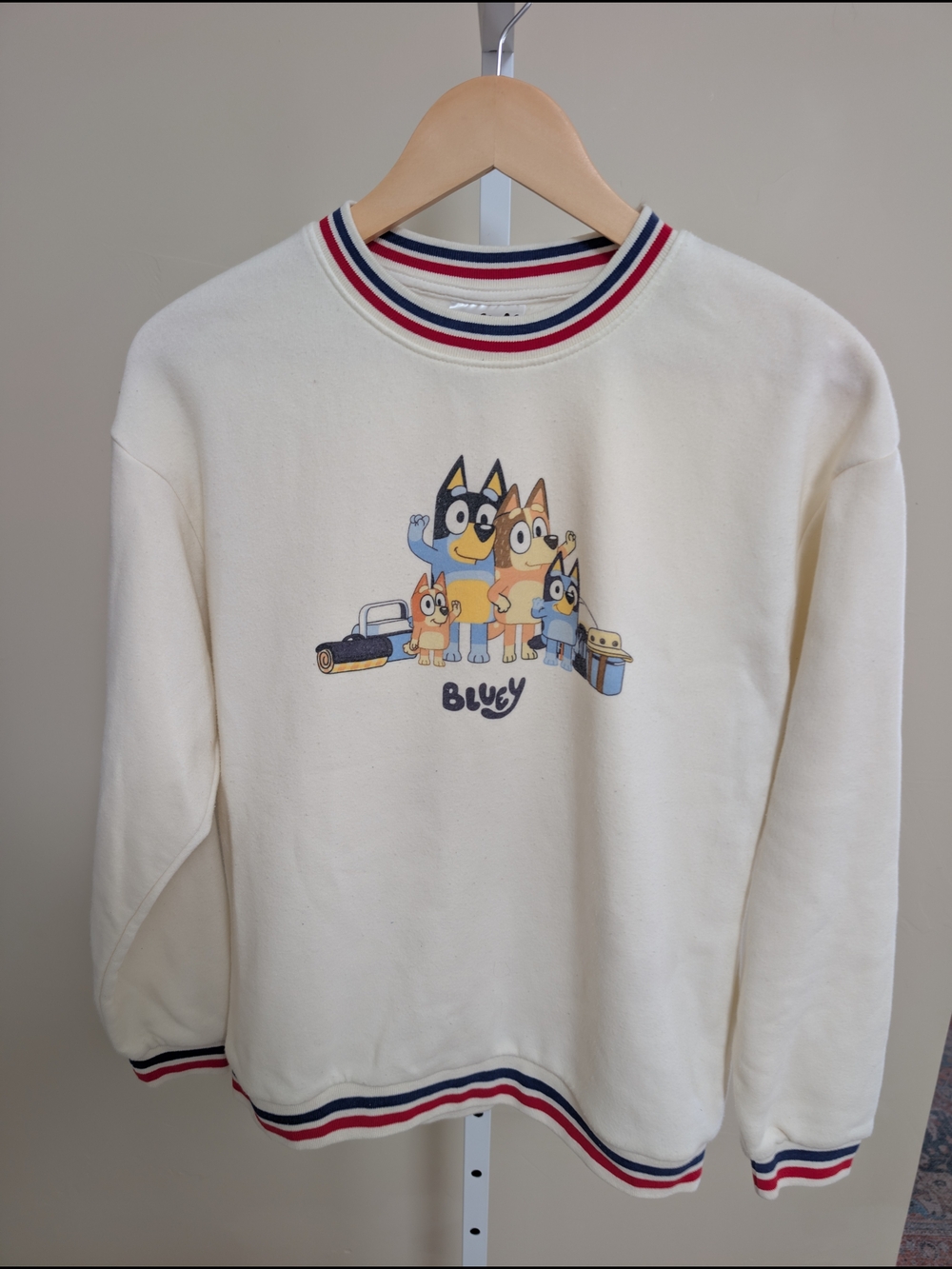 Bluey Family Graphic Cream Crewneck Sweatshirt Women’s XS Retro Stripe